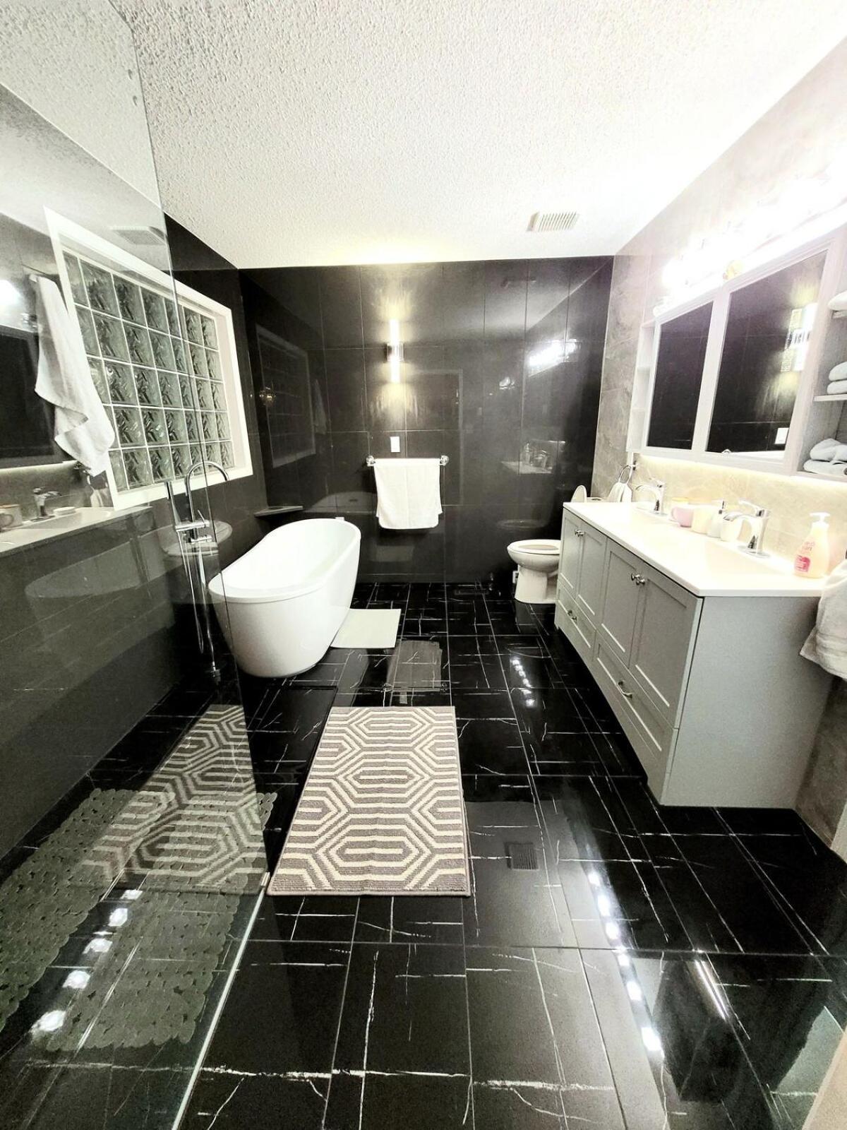 Villa Million Dollars Home! Endless Luxury Edmonton