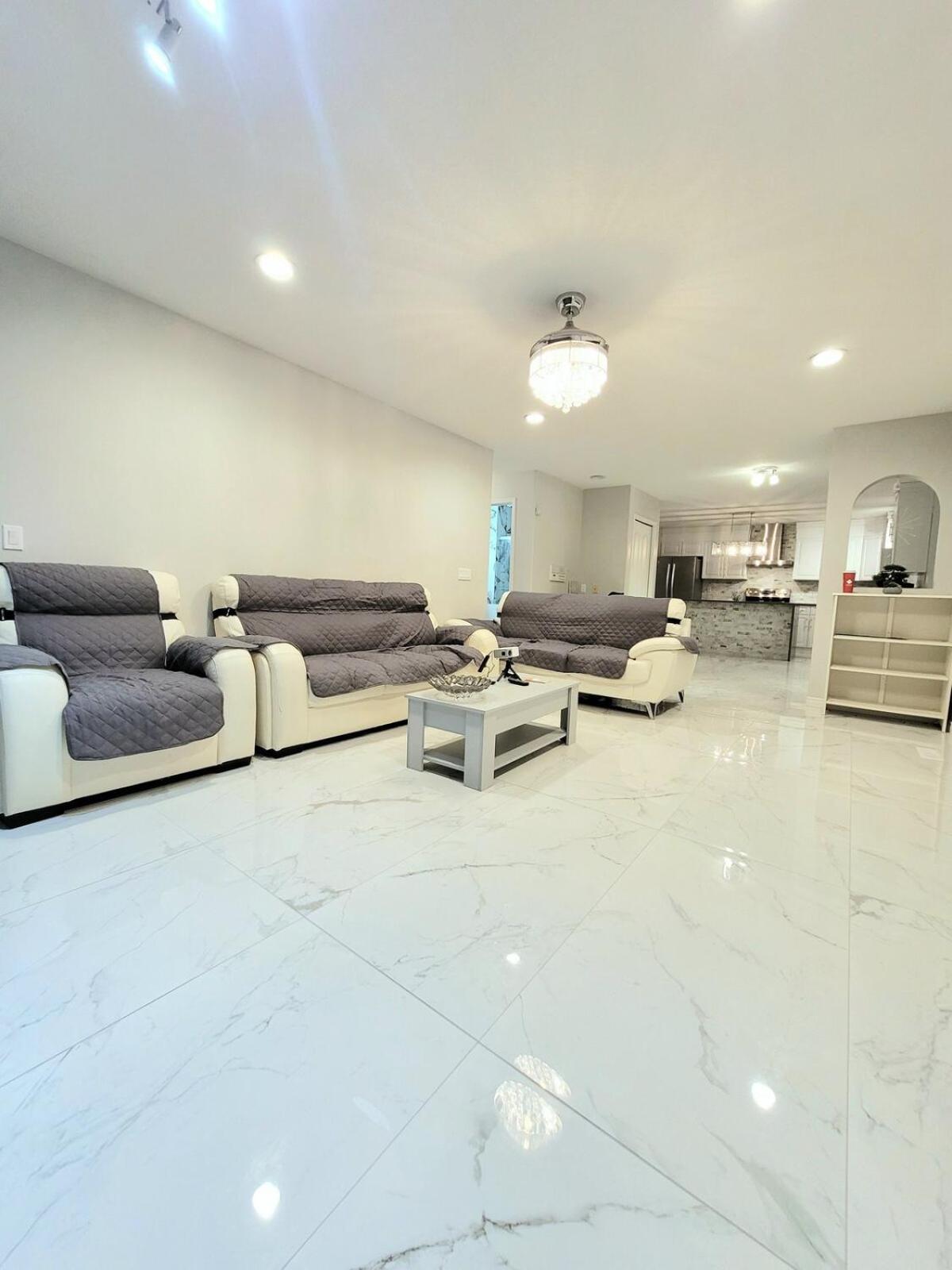 Million Dollars Home! Endless Luxury Edmonton