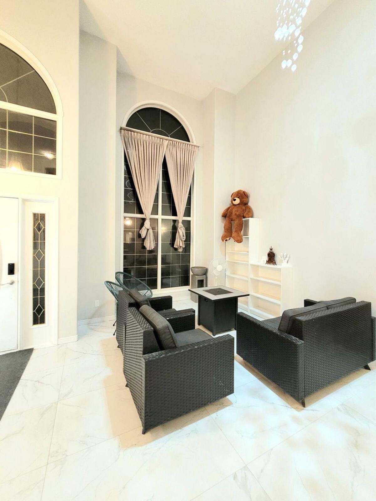 Million Dollars Home! Endless Luxury Villa Edmonton